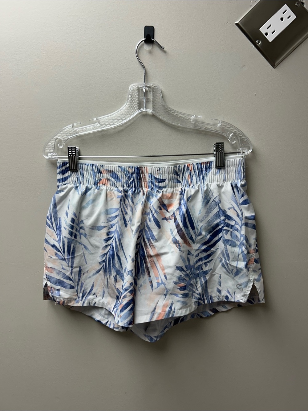 Gap Fit Women’s Patterned Athletic Shorts